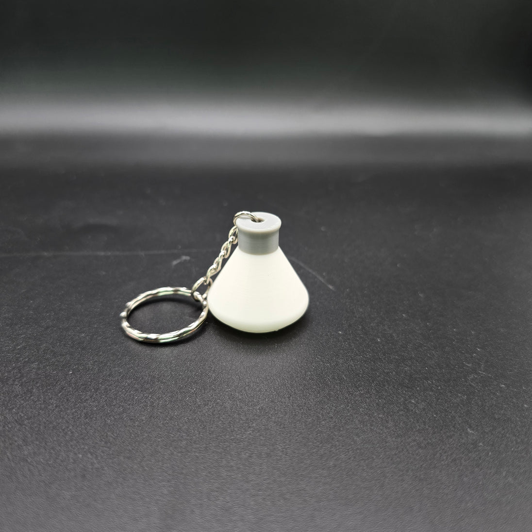 Factorio Science Flask Keyrings - Cool Gaming Stuff