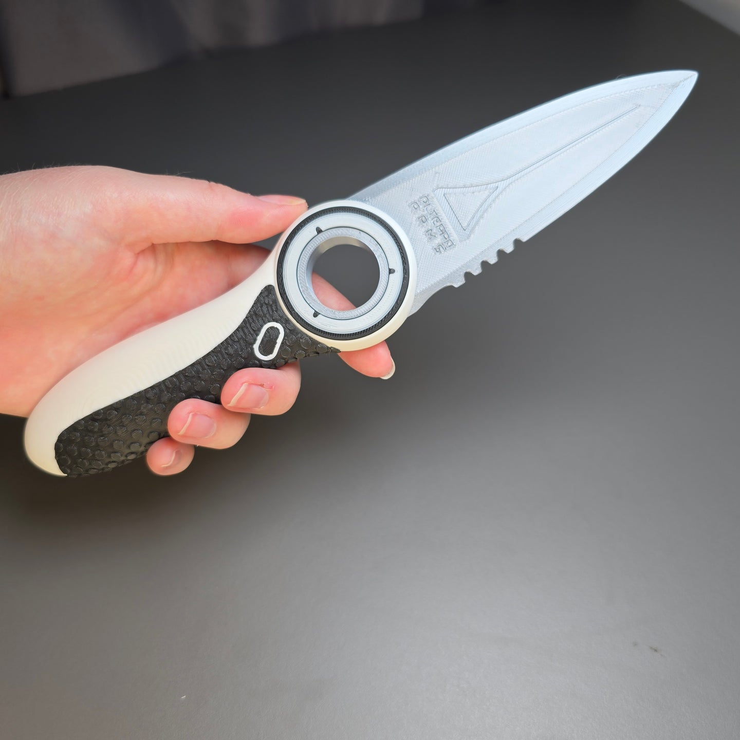 Subnautica Knife Props Held in Hand – Life-Size Size Comparison