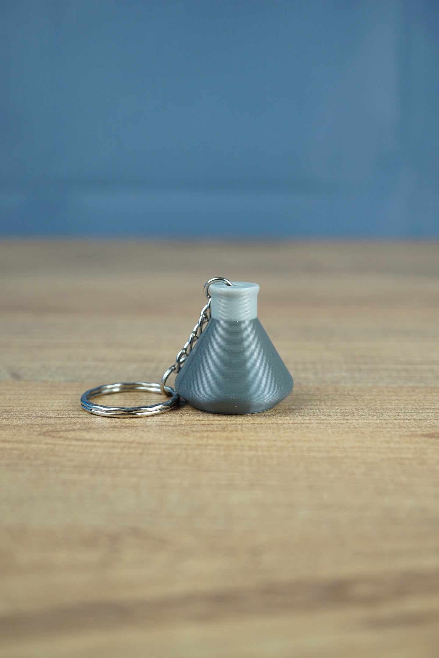 Factorio military science pack keyring dark grey flask