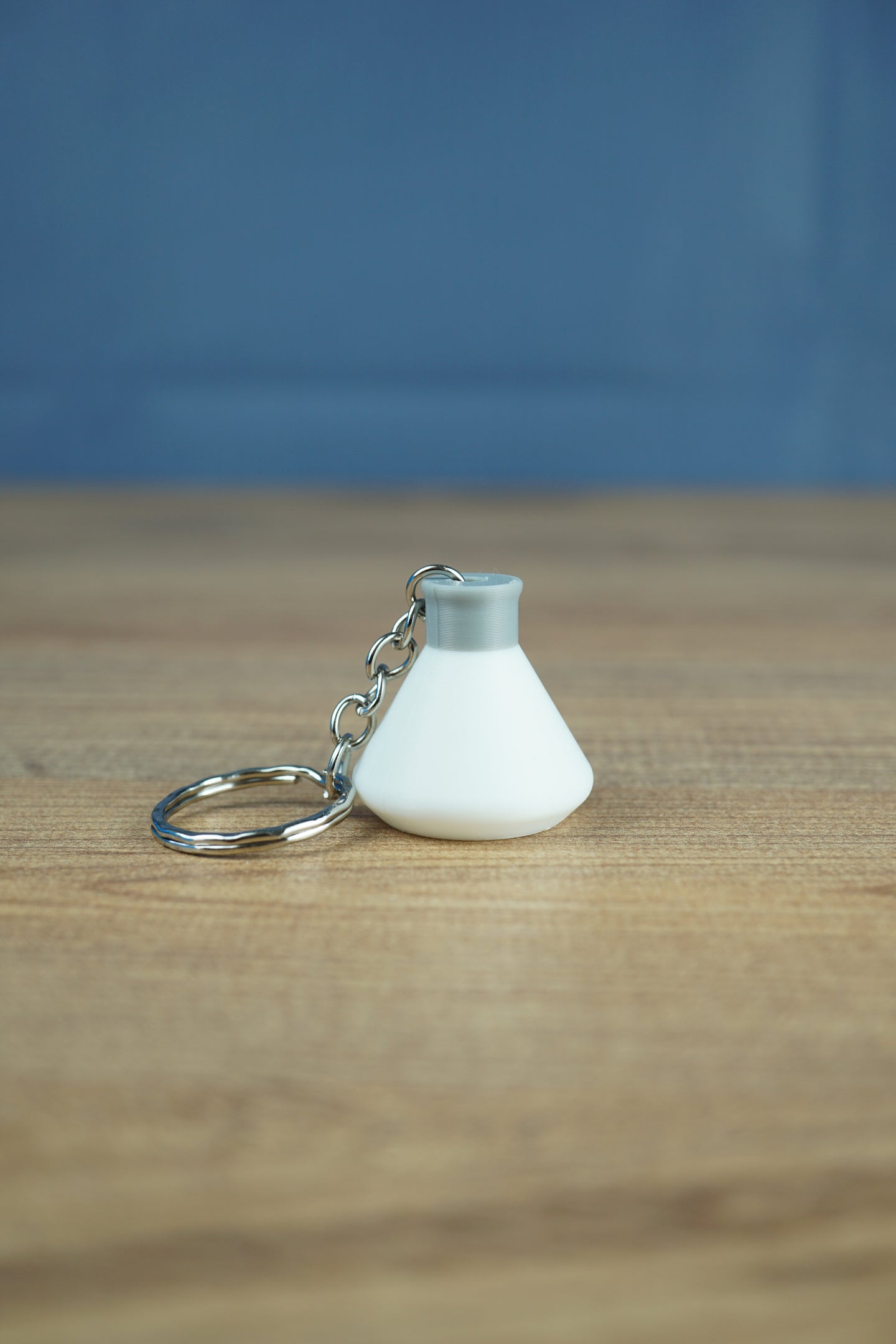 Factorio space science pack keyring white flask