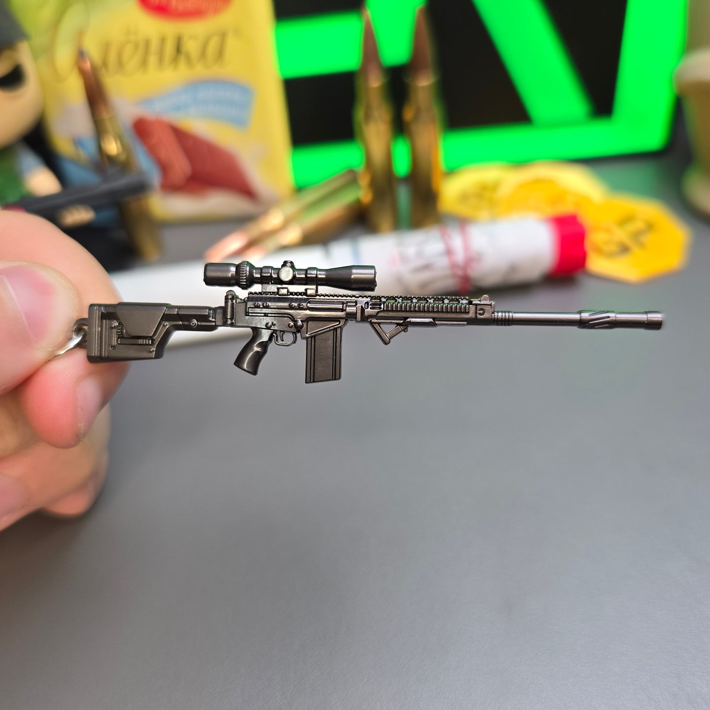 Modded FAL 7.62 rifle model keyring – dark gunmetal

