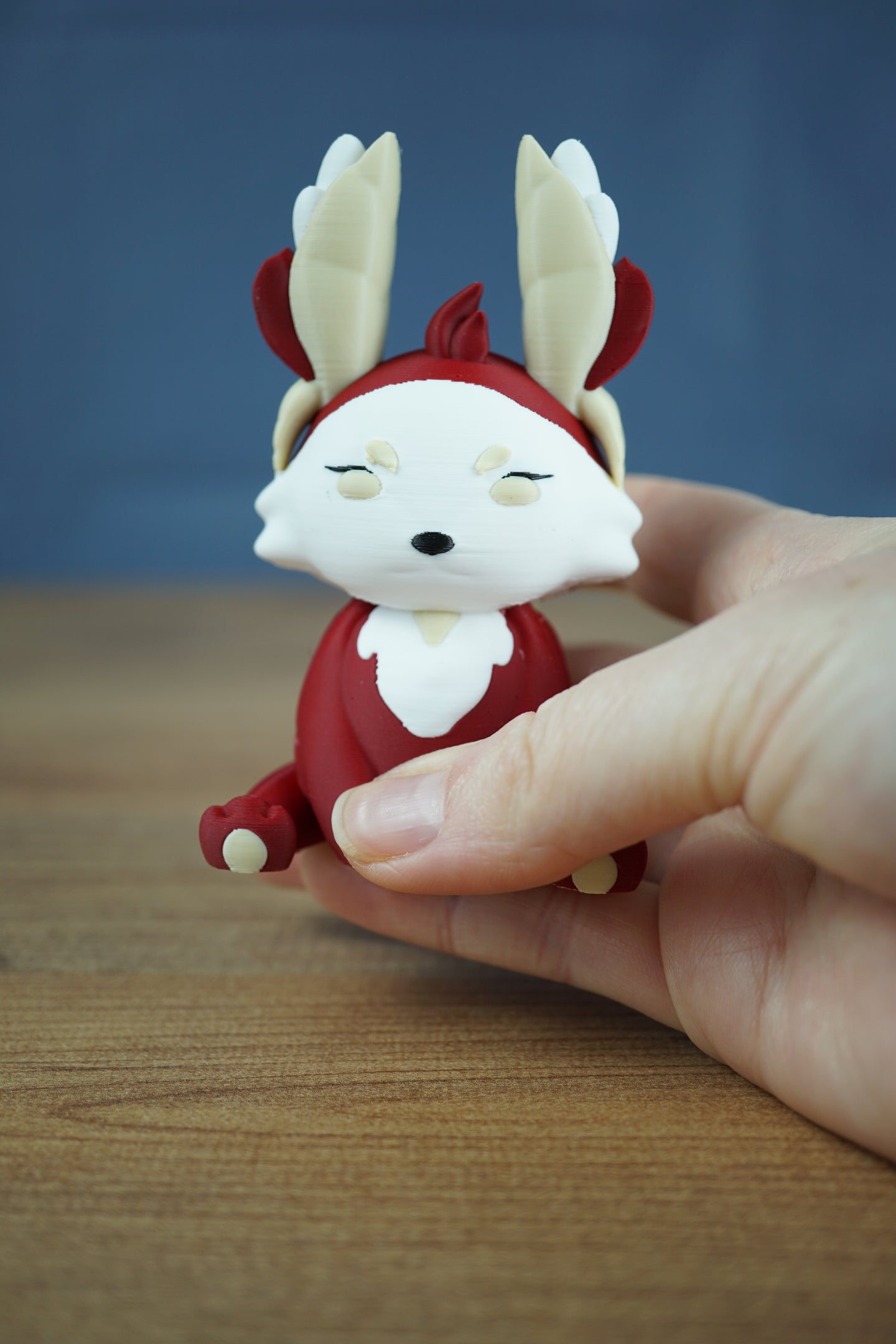 Handscale of fall flutterfox plush palia