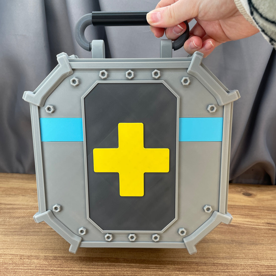 ARC Raiders prop box 25cm with handle detail