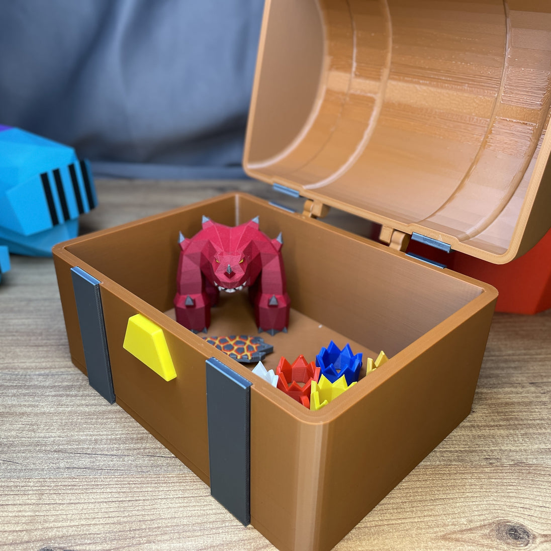 Large RuneScape reward casket model inside