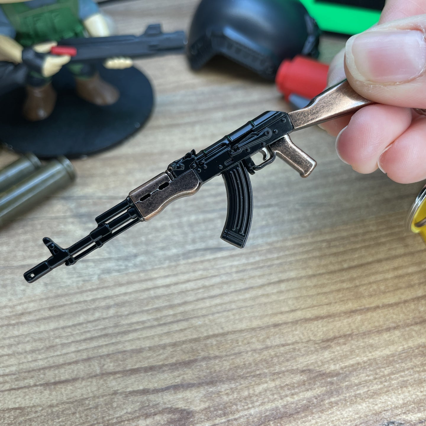 Miniature AK-74 rifle gamer keyring