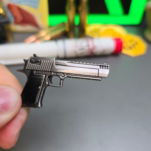 Tarkov pistol keyring – gunmetal with black grip

