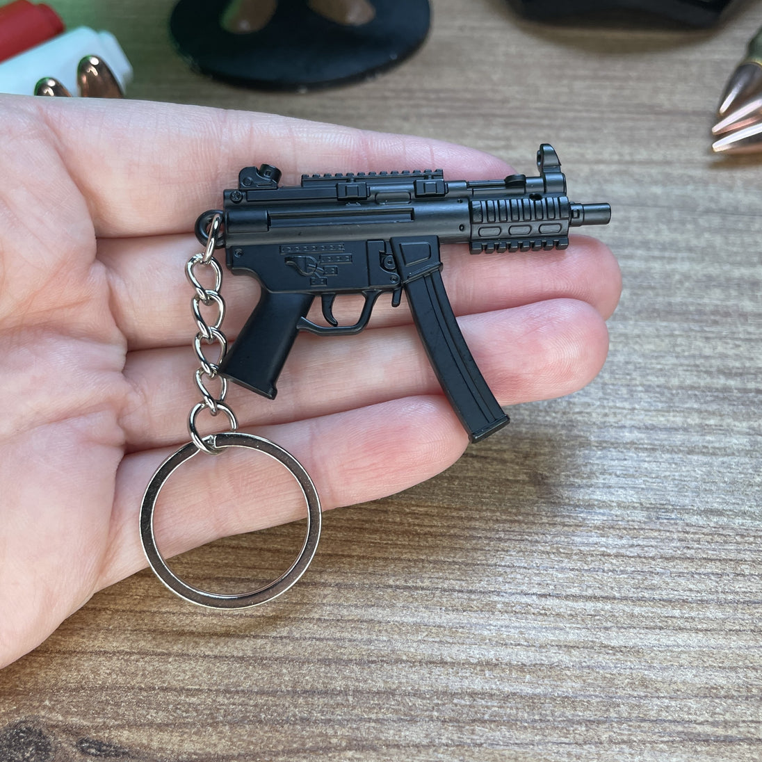 9mm submachine gun metal keychain replica – Escape from Tarkov inspired