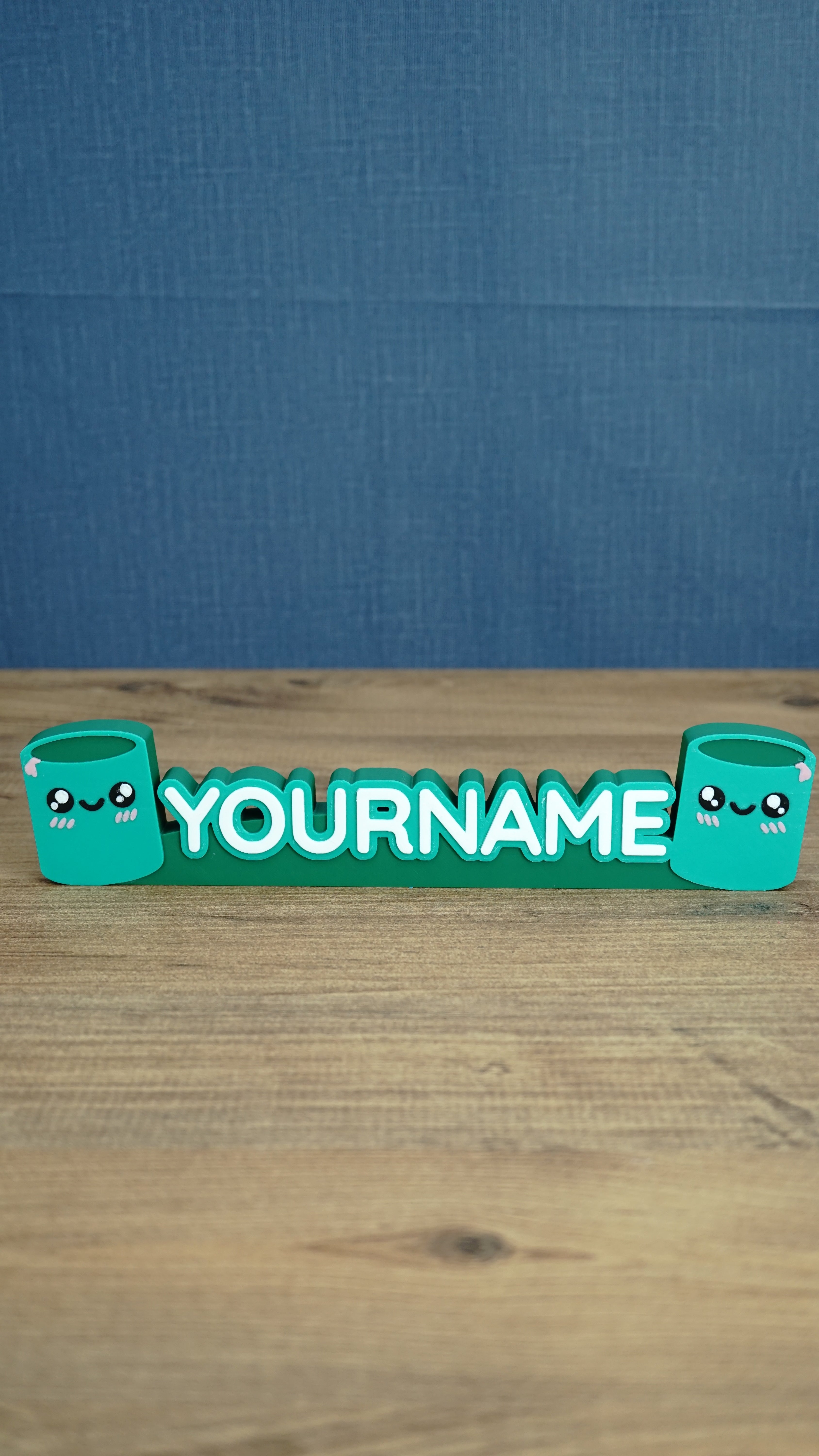 Personalized Palia Cyl-inspired nameplate with custom white gamer name, cute green cylinder characters and 25cm desk display for gaming setups