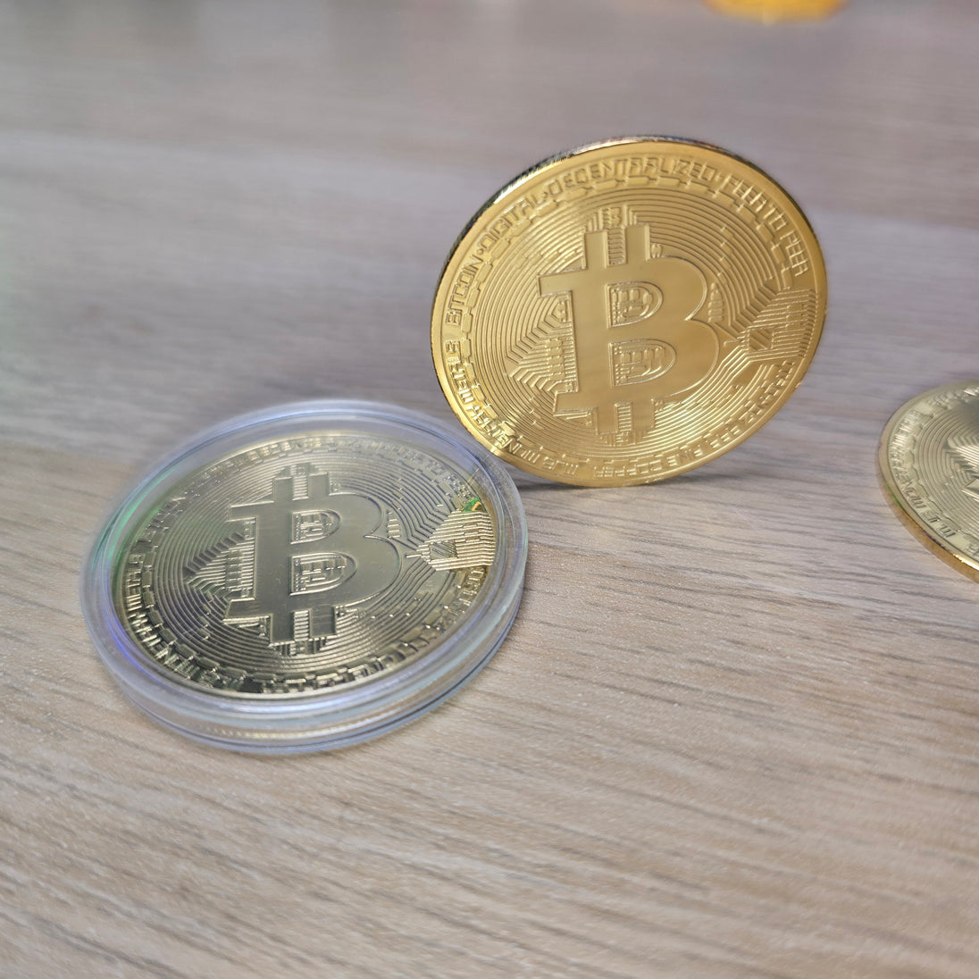 Physical Bitcoin Replica on Display – Inspired by Escape From Tarkov