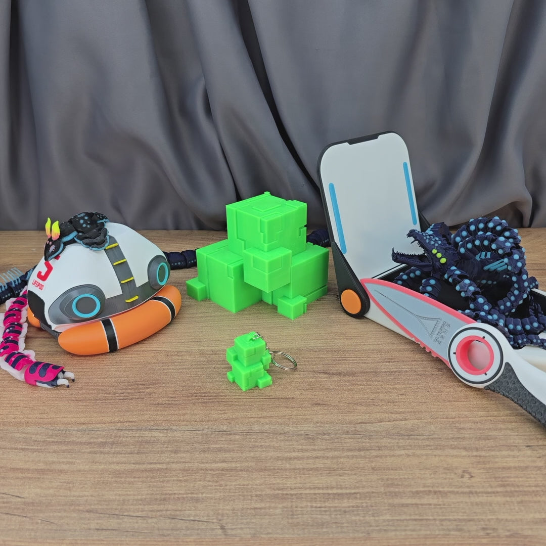 Ion Cube Subnautica Keyring Glow In The Dark 